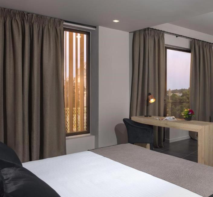 Azur 3* Афины